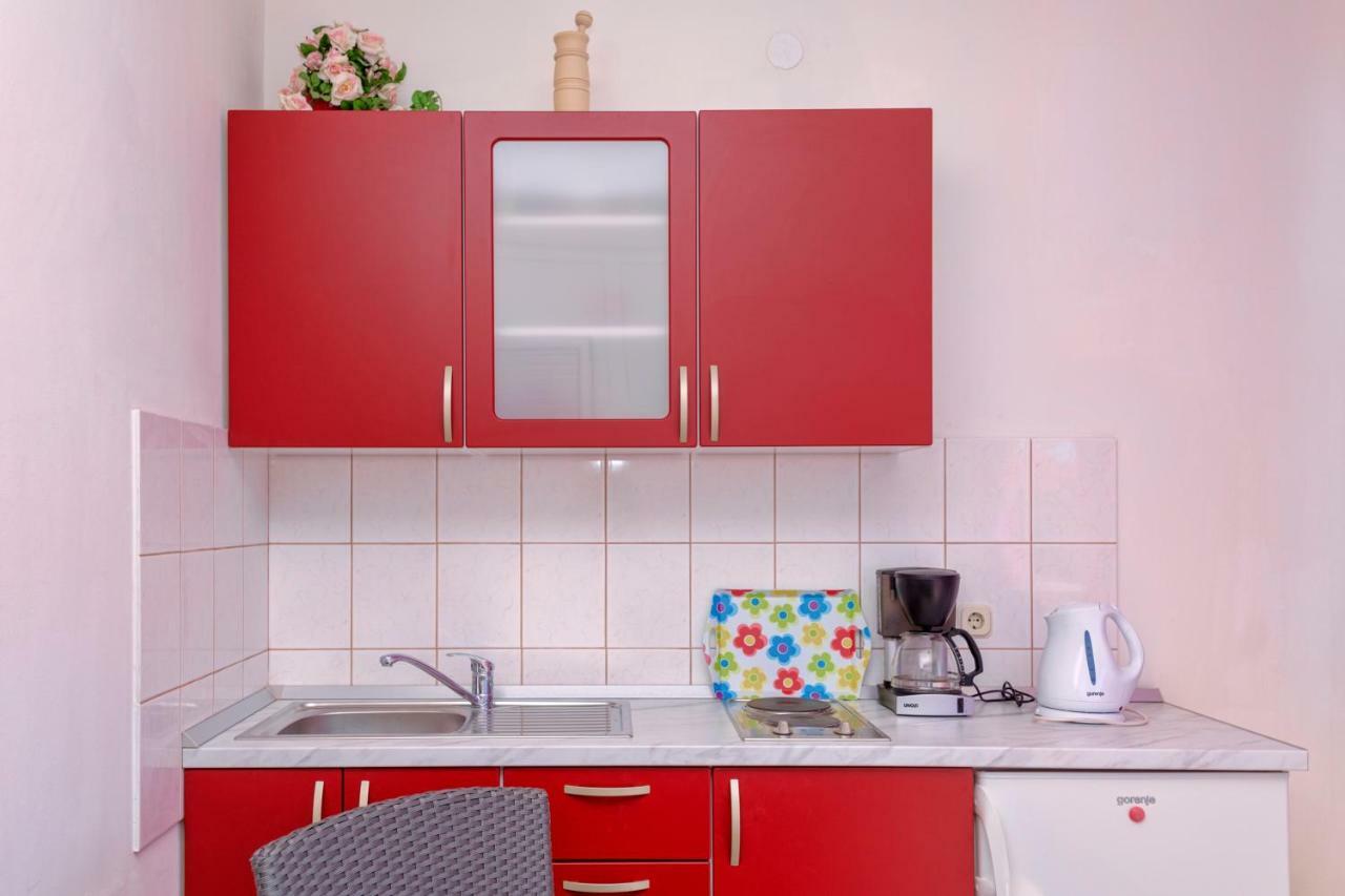 Ana Buratovic Apartment *