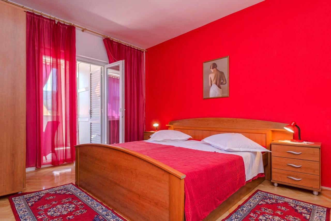 Ana Buratovic Apartment
