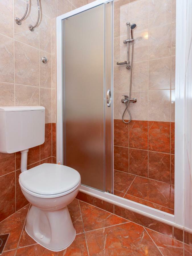 Ana Buratovic Apartment