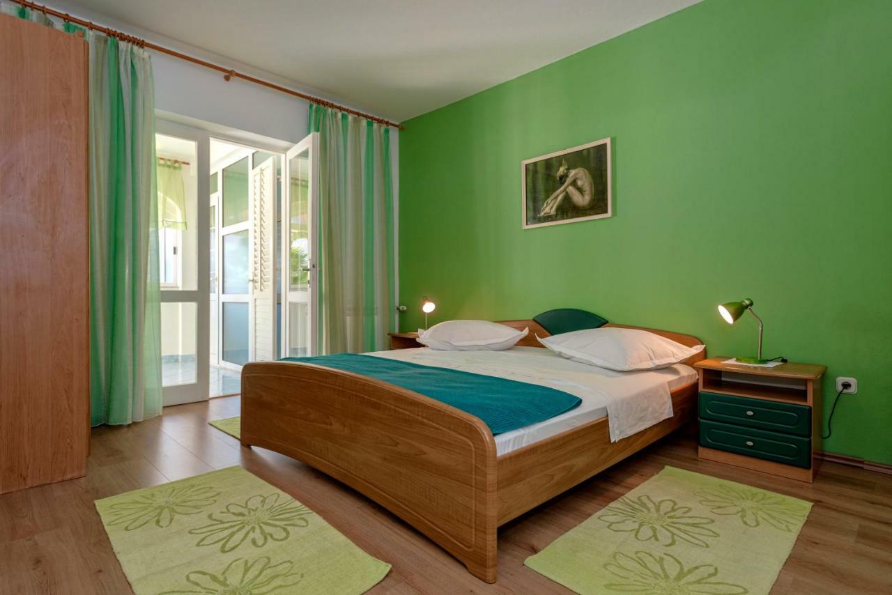 Ana Buratovic Apartment *