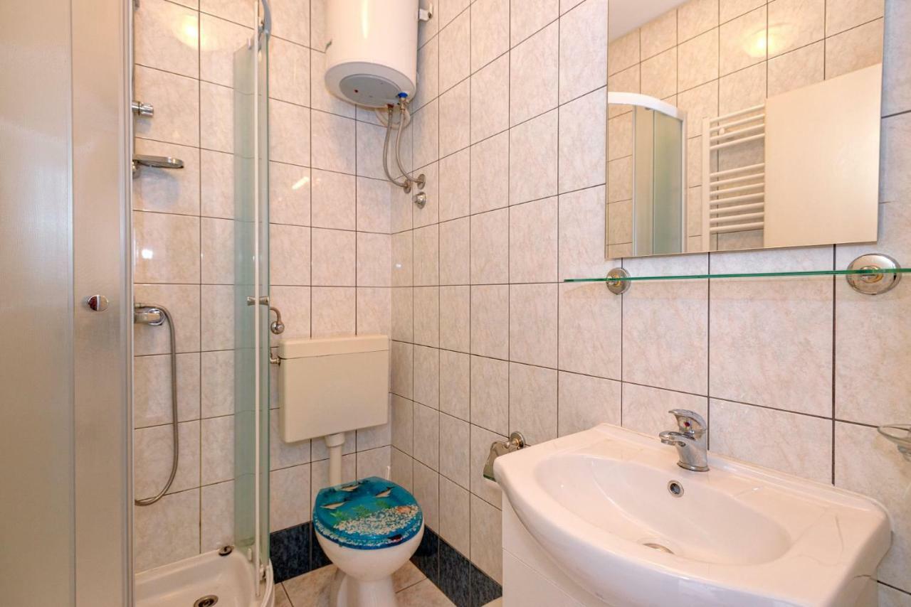 Ana Buratovic Apartment *